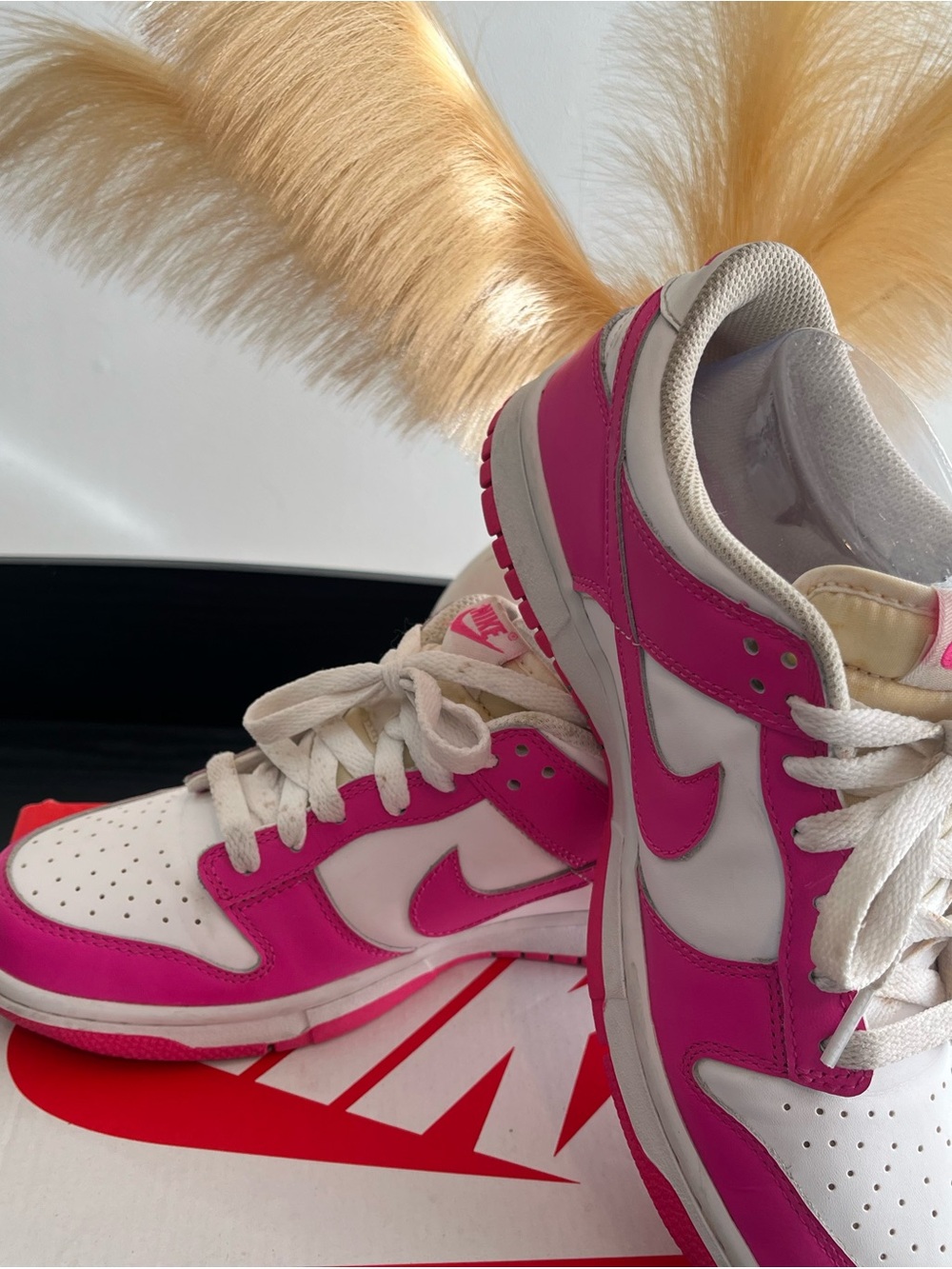 Nike Dunk Low GS Laser Fuchsia Pink White 7Y Women’s 8.5